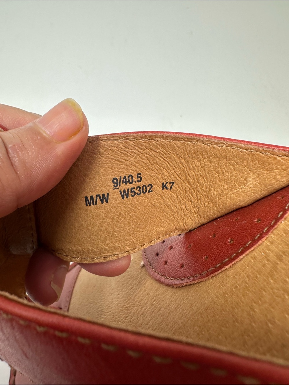 Born Leather Thong Sandals Toe-Loop Strap Red Women's 9 - Picture 14 of 14
